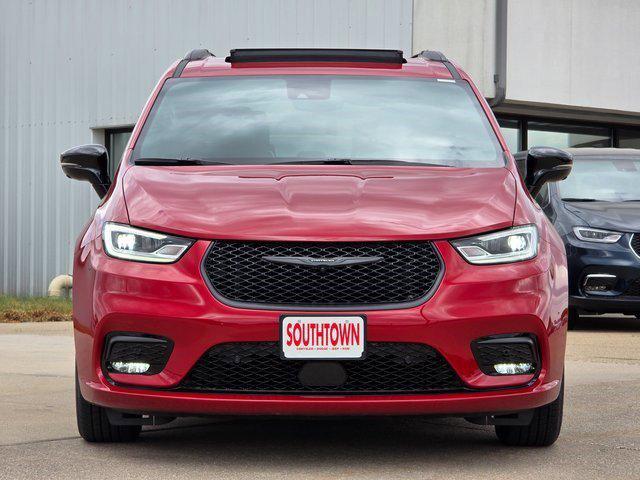 2025 Chrysler Pacifica Hybrid PACIFICA PLUG-IN HYBRID S APPEARANCE
