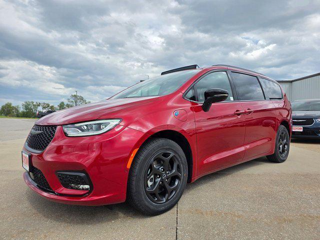 2025 Chrysler Pacifica Hybrid PACIFICA PLUG-IN HYBRID S APPEARANCE