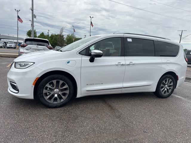 2025 Chrysler Pacifica Hybrid PACIFICA PLUG-IN HYBRID PINNACLE