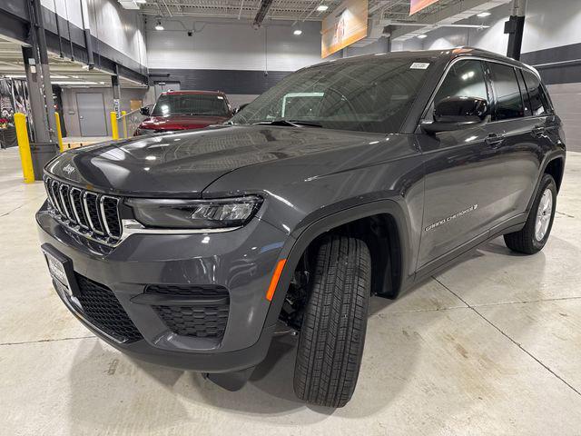 2025 Jeep Grand Cherokee GRAND CHEROKEE LAREDO X 4X4