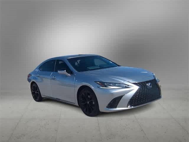 2022 Lexus ES 300h F SPORT