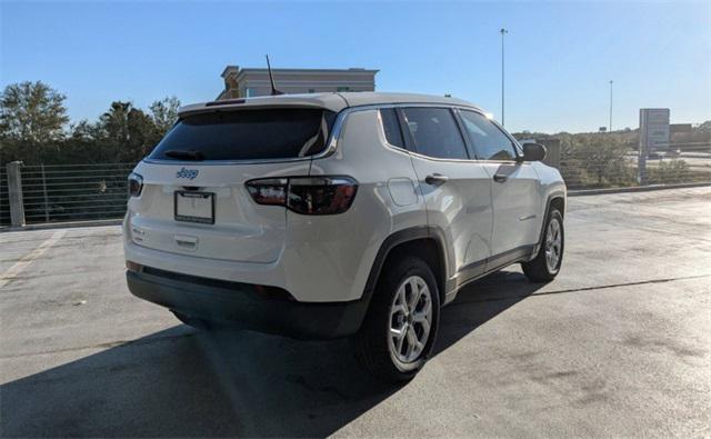2025 Jeep Compass COMPASS LATITUDE 4X4