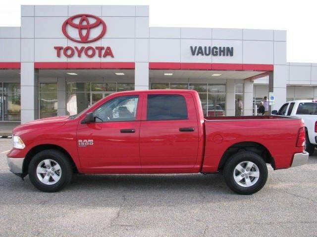 2022 RAM 1500 Classic SLT Crew Cab 4x2 57 Box