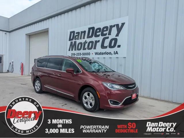 2017 Chrysler Pacifica Touring-L Plus