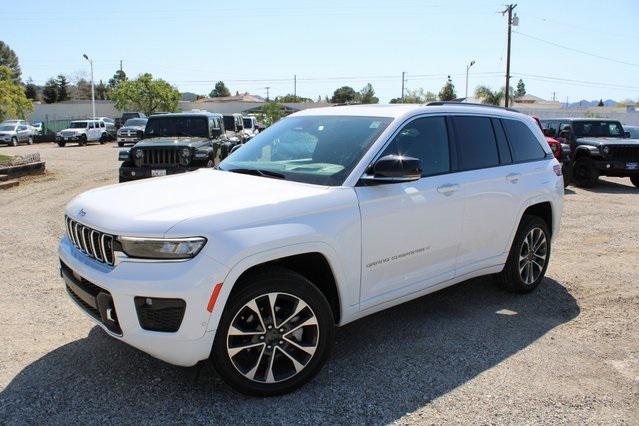 2023 Jeep Grand Cherokee Overland 4x2