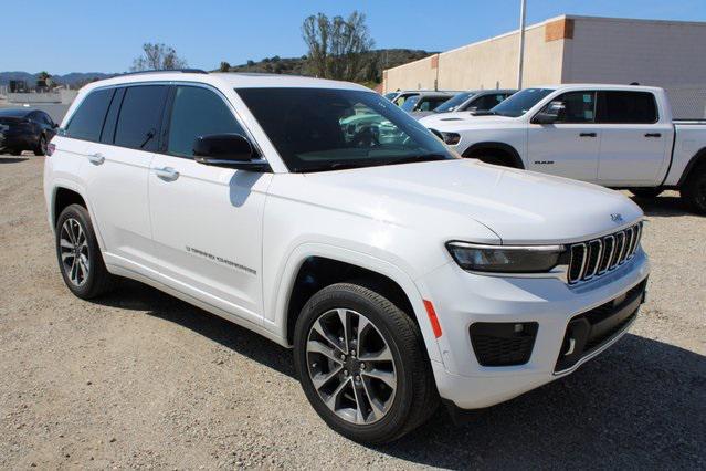 2023 Jeep Grand Cherokee Overland 4x2