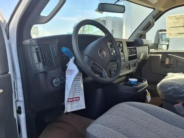 2025 GMC Savana Cutaway Work Van