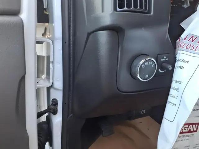 2025 GMC Savana Cutaway Work Van