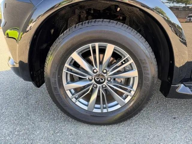 2022 INFINITI QX80 LUXE