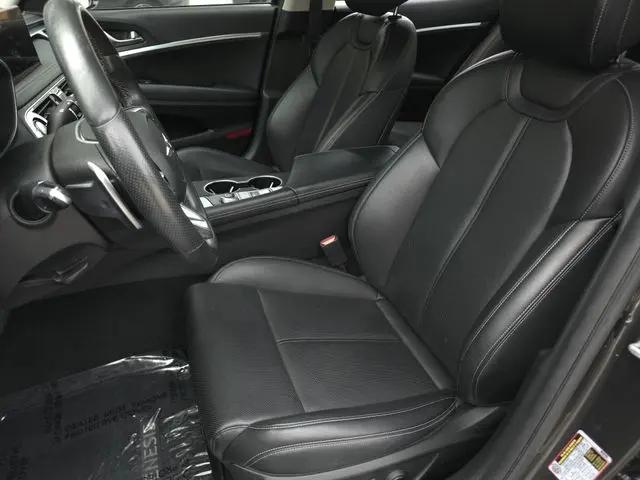 2023 Genesis G70 2.0T RWD