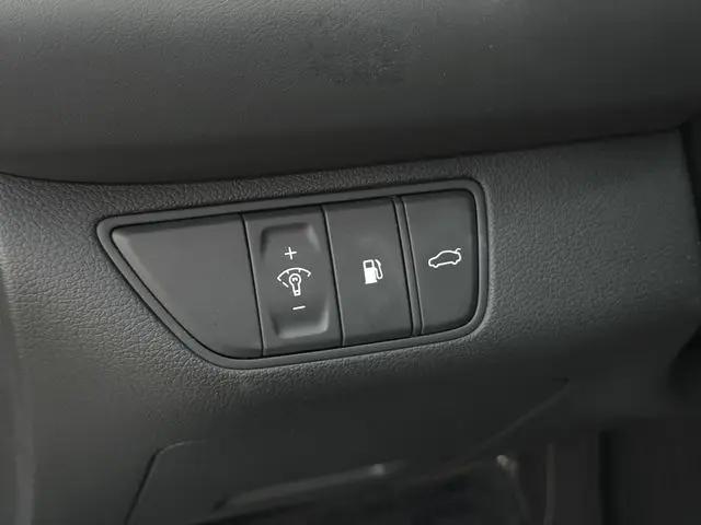 2023 Genesis G70 2.0T RWD