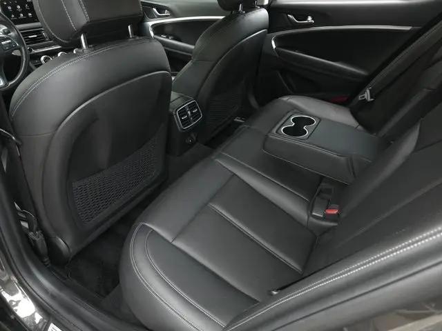 2023 Genesis G70 2.0T RWD