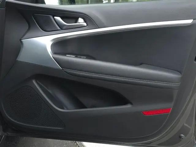2023 Genesis G70 2.0T RWD