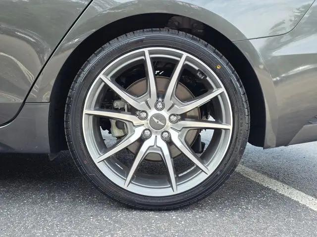 2023 Genesis G70 2.0T RWD