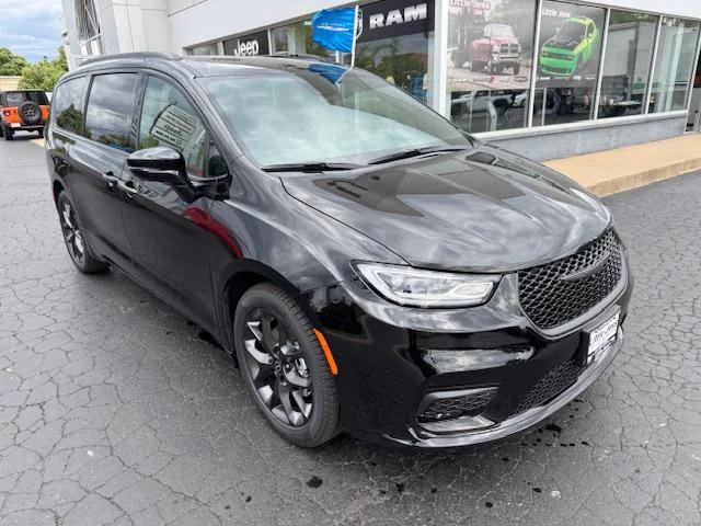 2025 Chrysler Pacifica PACIFICA LIMITED