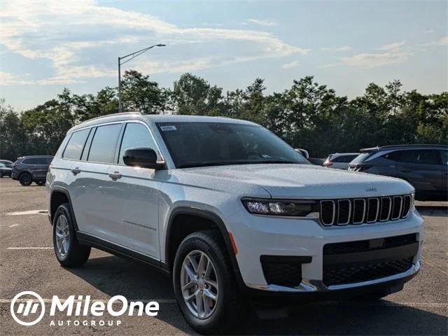 2025 Jeep Grand Cherokee GRAND CHEROKEE L LAREDO X 4X4