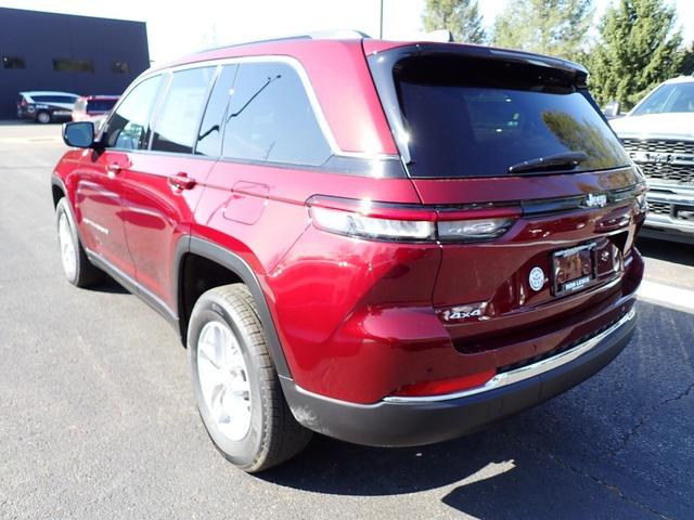 2025 Jeep Grand Cherokee GRAND CHEROKEE LAREDO X 4X4