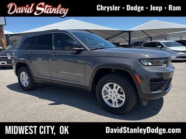 2025 Jeep Grand Cherokee GRAND CHEROKEE LAREDO 4X4