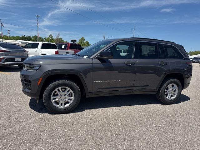 2025 Jeep Grand Cherokee GRAND CHEROKEE LAREDO 4X4
