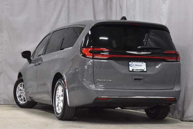 2025 Chrysler Pacifica PACIFICA SELECT