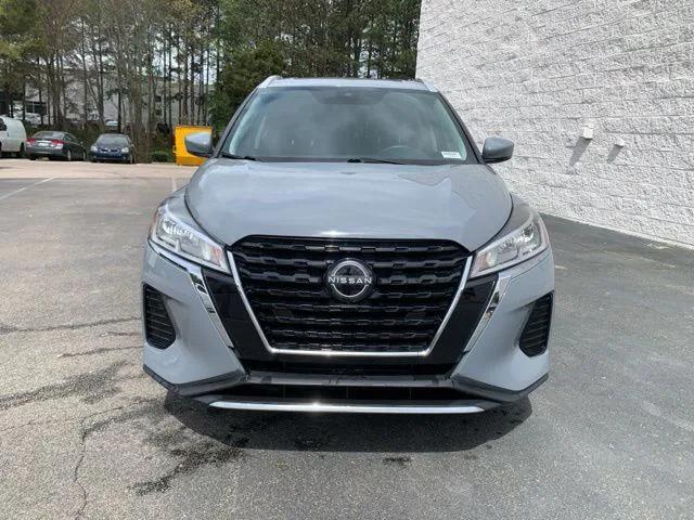 2022 Nissan Kicks SV Xtronic CVT