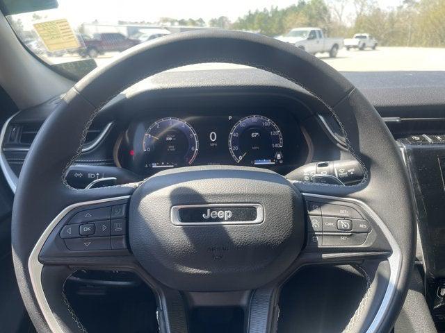 2023 Jeep Grand Cherokee L Laredo 4x2