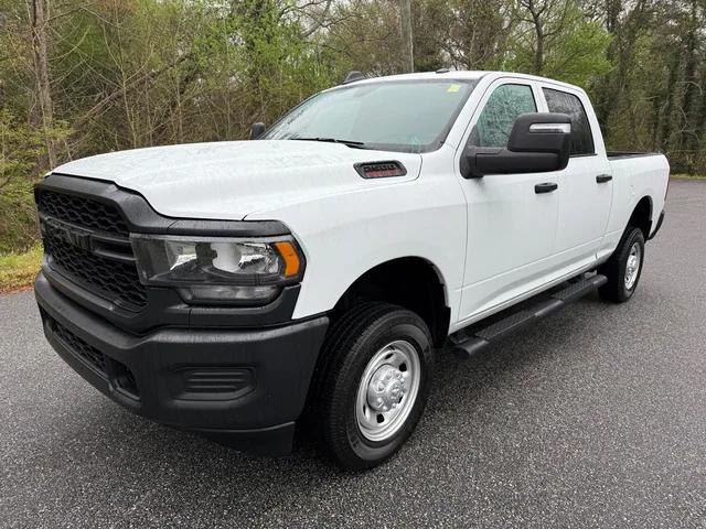 2024 RAM 2500 Tradesman Crew Cab 4x4 64 Box