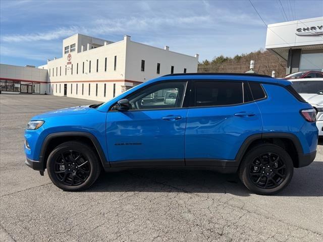 2025 Jeep Compass COMPASS LATITUDE 4X4