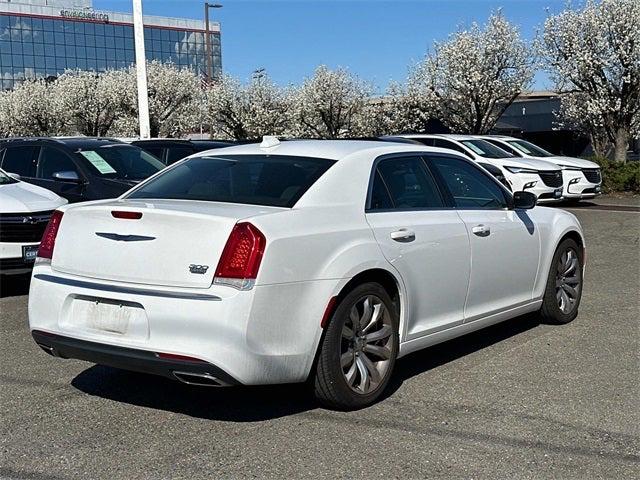2019 Chrysler 300 Touring
