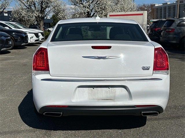 2019 Chrysler 300 Touring