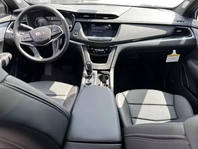 2025 Cadillac XT5 FWD Premium Luxury