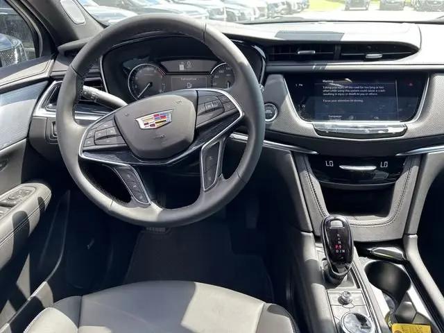 2025 Cadillac XT5 FWD Premium Luxury