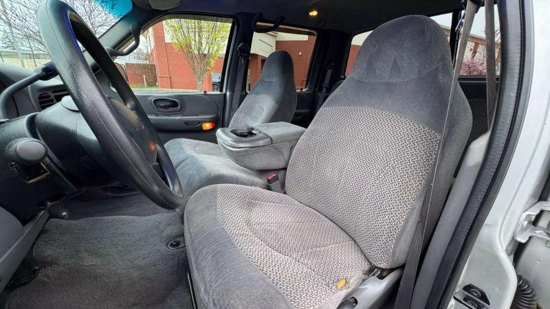 2001 Ford F-150 Base