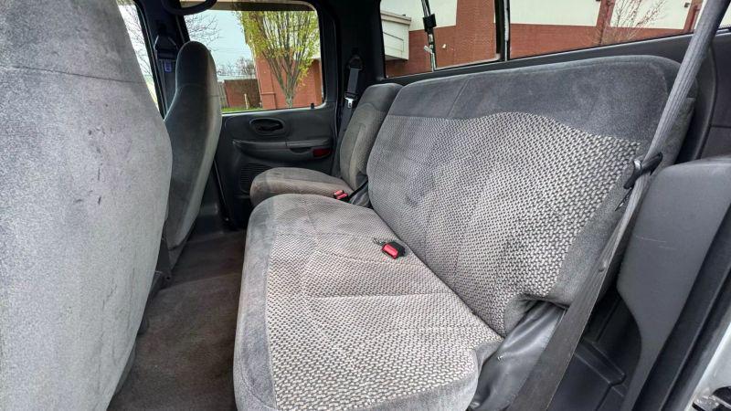 2001 Ford F-150 Base