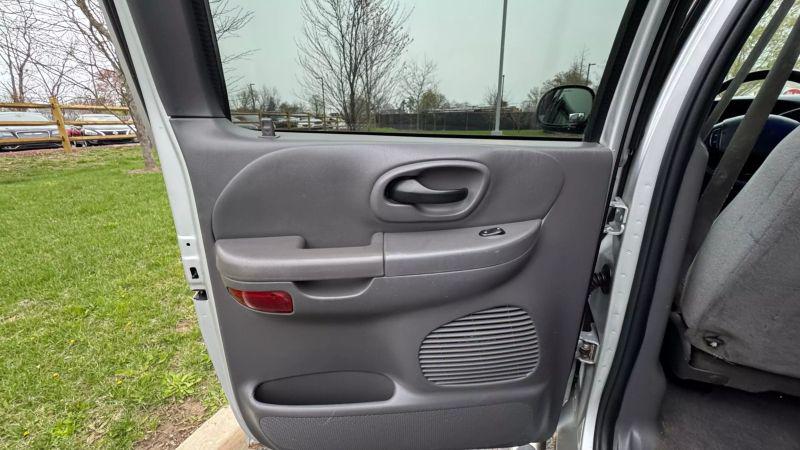 2001 Ford F-150 Base