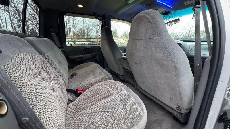 2001 Ford F-150 Base