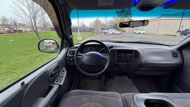 2001 Ford F-150 Base