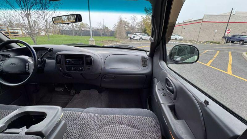 2001 Ford F-150 Base