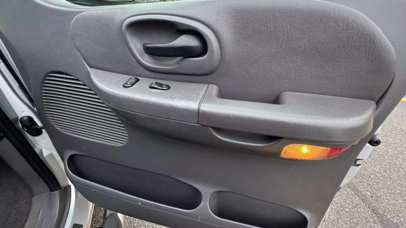 2001 Ford F-150 Base