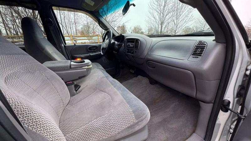 2001 Ford F-150 Base