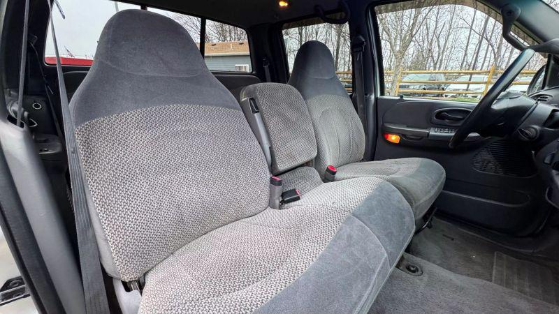 2001 Ford F-150 Base