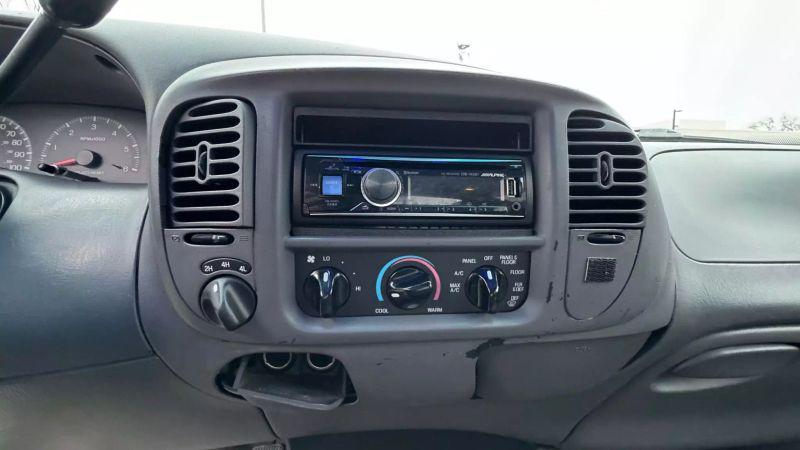 2001 Ford F-150 Base