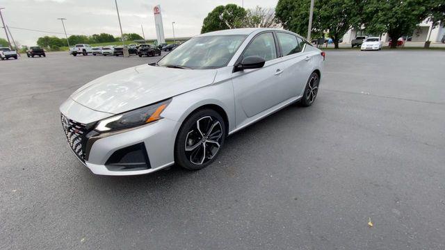 2023 Nissan Altima SR FWD