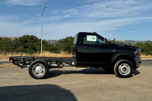 2025 RAM Ram 5500 Chassis Cab RAM 5500 TRADESMAN CHASSIS REGULAR CAB 4X4 60 CA 2025 RAM Ram 5500 Chassis Cab RAM 5500 TRADESMAN CHASSIS REGULAR CAB 4X4 60 CA