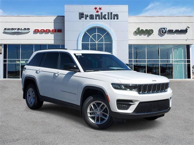 2025 Jeep Grand Cherokee GRAND CHEROKEE LAREDO X 4X4