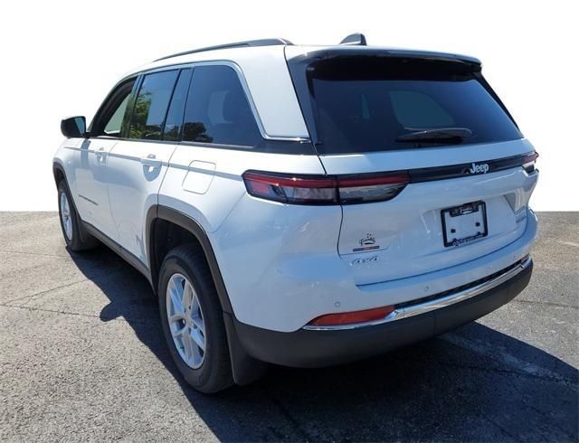 2025 Jeep Grand Cherokee GRAND CHEROKEE LAREDO X 4X4