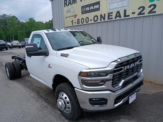 2025 RAM Ram 3500 Chassis Cab RAM 3500 TRADESMAN CHASSIS REGULAR CAB 4X4 84 CA