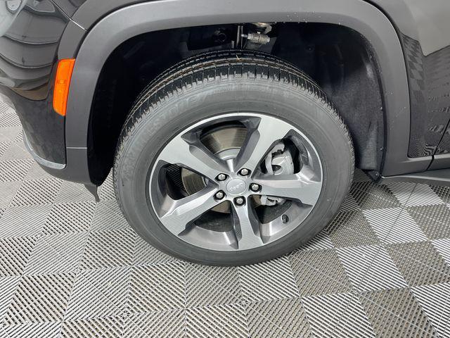 2025 Jeep Grand Cherokee GRAND CHEROKEE L LIMITED 4X2