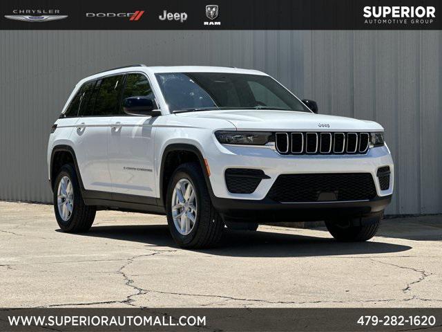 2025 Jeep Grand Cherokee GRAND CHEROKEE LAREDO X 4X4