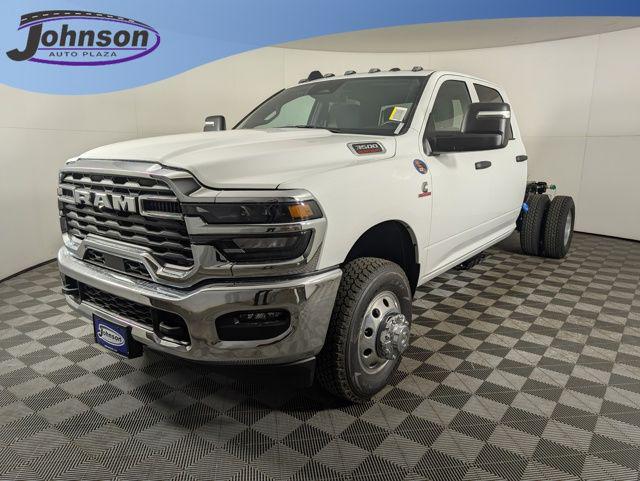 2025 RAM Ram 3500 Chassis Cab RAM 3500 TRADESMAN CREW CAB CHASSIS 4X4 60 CA 2025 RAM Ram 3500 Chassis Cab RAM 3500 TRADESMAN CREW CAB CHASSIS 4X4 60 CA
